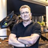 Matthias Terörde ist der Theaterleiter im Cinestar an der Steinstraße in Dortmund. Nach den Kinosälen werden jetzt auch das Foyer und die äußeren Räumlichkeiten des Kinos umgestaltet. „Mit den Renovierungsmaßnahmen entwickeln wir unser Haus zu einem unserer Flagship-Kinos weiter“, sagt der Kino-Chef.