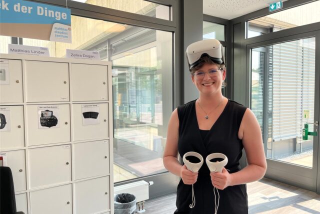 Cosima Nellen mit einer VR-Brille.