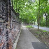 Die vermutlich noch ursprüngliche Zechenmauer von König Ludwig entlang der Henrichenburger Straße in Recklinghausen-Suderwich.