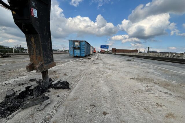 Unser Reporter Philipp Pohl hat sich auf den Weg zur A40 gemacht. Dort hat er exklusive Bilder von der Baustelle zwischen Dortmund und Bochum sammeln können.