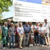 Mitglieder von fünf Marler Ratsfraktionen überzeugten sich auf der Baustelle Marschall 66 von den Baufortschritten.