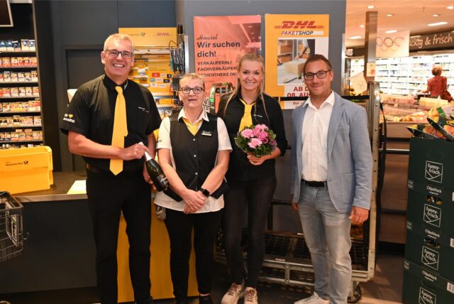 Ralf Honsel, Mitarbeiterin Petra Hasebrink, Julia Schlotmann-Honsel und Kevin Kallweit