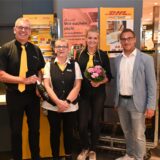 Ralf Honsel, Mitarbeiterin Petra Hasebrink, Julia Schlotmann-Honsel und Kevin Kallweit