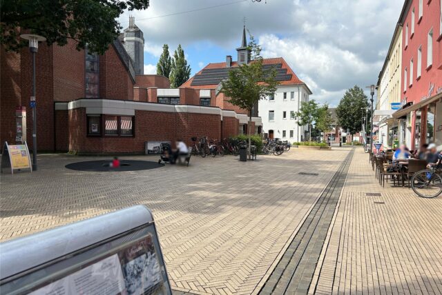 Ein Platz in einer Innenstadt
