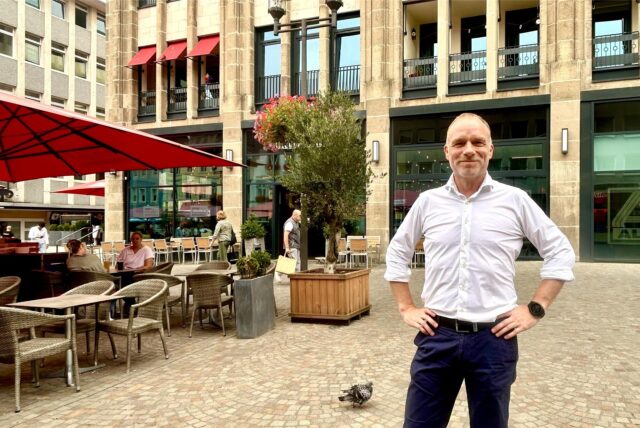 Sven Mosdzien aus Recklinghausen steht auf dem Altstadtmarkt
