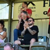 Die komplette Führungsetage der Spvgg. Erkenschwick sah von der Tribüne aus den 4:0-Sieg der zweiten Mannschaft beim SSC Recklinghausen.