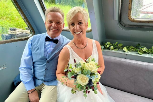 Sie strahlen miteinander um die Wette: Udo Prantner und Elke Kubacki gaben sich das Ja-Wort auf dem Dattelner Meer.
