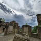 Das Kriegerdenkmal am Vincketurm auf der Syburg