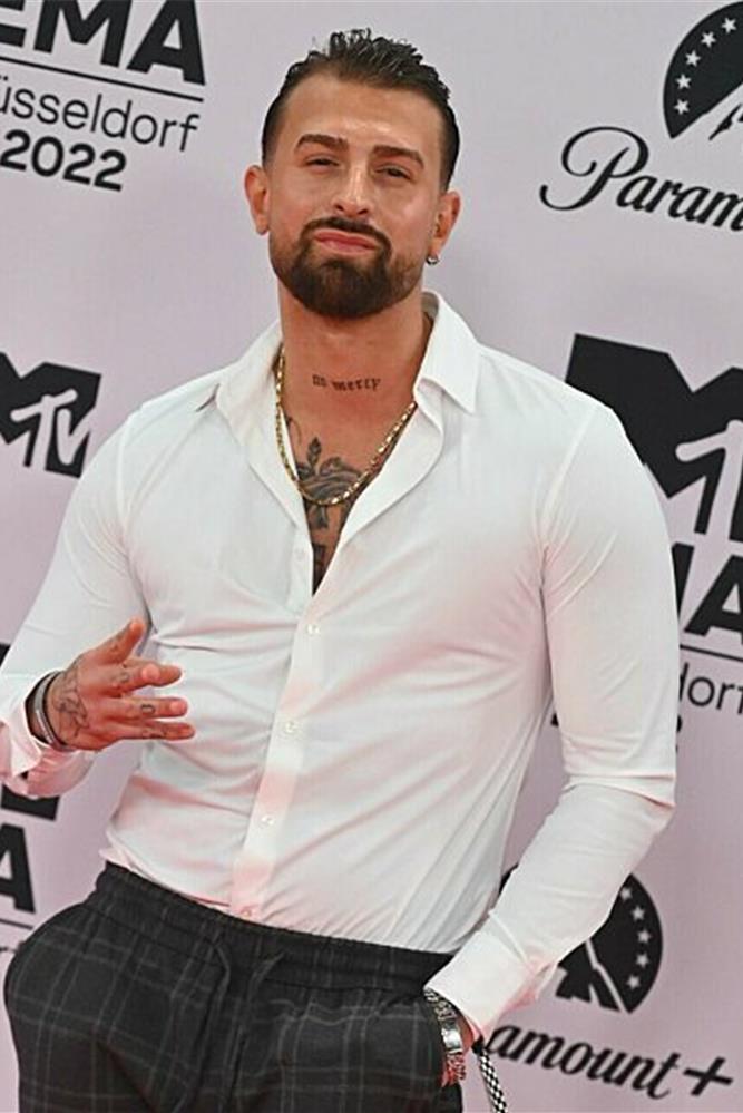 Luigi (Gigi) Birofio kommt zur Vergabe der MTV Europe Music Awards. Luigi (Gigi) Birofio kommt zur Vergabe der MTV Europe Music Awards.