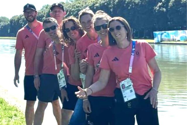 Das Supporting-Team der deutschen Reiter im Garten von Versailles