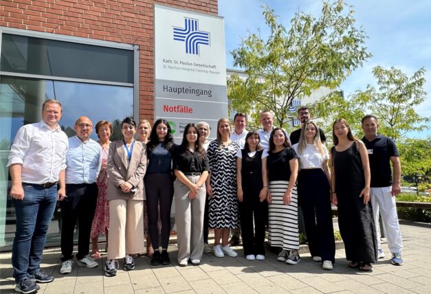 Zum zweiten Mal sind im St. Rochus Hospital Praktikanten aus der Partnerstadt Zonguldak in Castrop-Rauxel zu Gast.