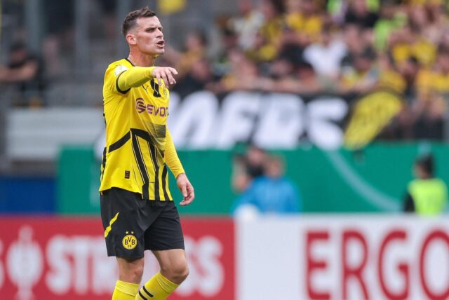 Pascal Groß gibt Anweisungen.