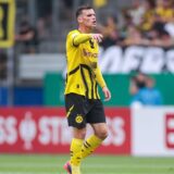 Pascal Groß gibt Anweisungen.
