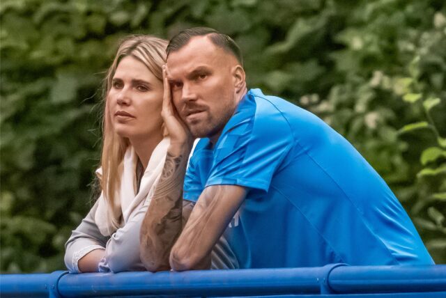Kevin Großkreutz sah sich gemeinsam mit seiner Freundin Sina das Spiel zwischen seinem SV Wacker und dem FC Brünninghausen an.