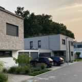 Marl bietet bei Immobilien absolute Toplagen: Am Taunusweg in Drewer-Süd prägt moderne Einfamilienhaus-Architektur die Neubau-Siedlung. Die Straße liegt bei den Marler Bodenrichtwerten mit an der Spitze.