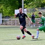 Teuer erkaufte Punkte: Fenerbahces Orhan Bekmeczi (l.) hat sich beim 4:3-Erfolg bei Teutonia SuS Waltrop schwer verletzt.