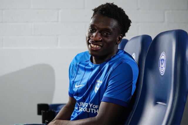 Abdoulaye Kamara lächelt.
