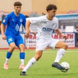 Leonard Onofaro (am Ball) machte für den SV Wacker Obercastrop ein starkes Spiel und bereitete den Siegtreffer gegen seinen Ex-Klub FC Brünninghausen vor.