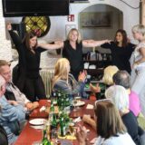 Syrtaki tanzen im „Zorbas“ – das zeigt unser Archivbild vom Gastro-Eventabend „Kreuzviertel Live“ aus dem Jahr 2019.