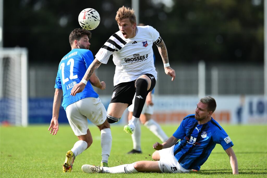 Marcus Piossek (M) ist Sportlicher Leiter und Spieler beim SC Westfalia Herne.