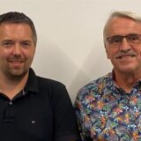 Dominik Lasarz, Kreisvorsitzender des FLVW Kreis Recklinghausen, und Klaus Schild (r.), Vorsitzender des Kreissportbundes Recklinghausen.