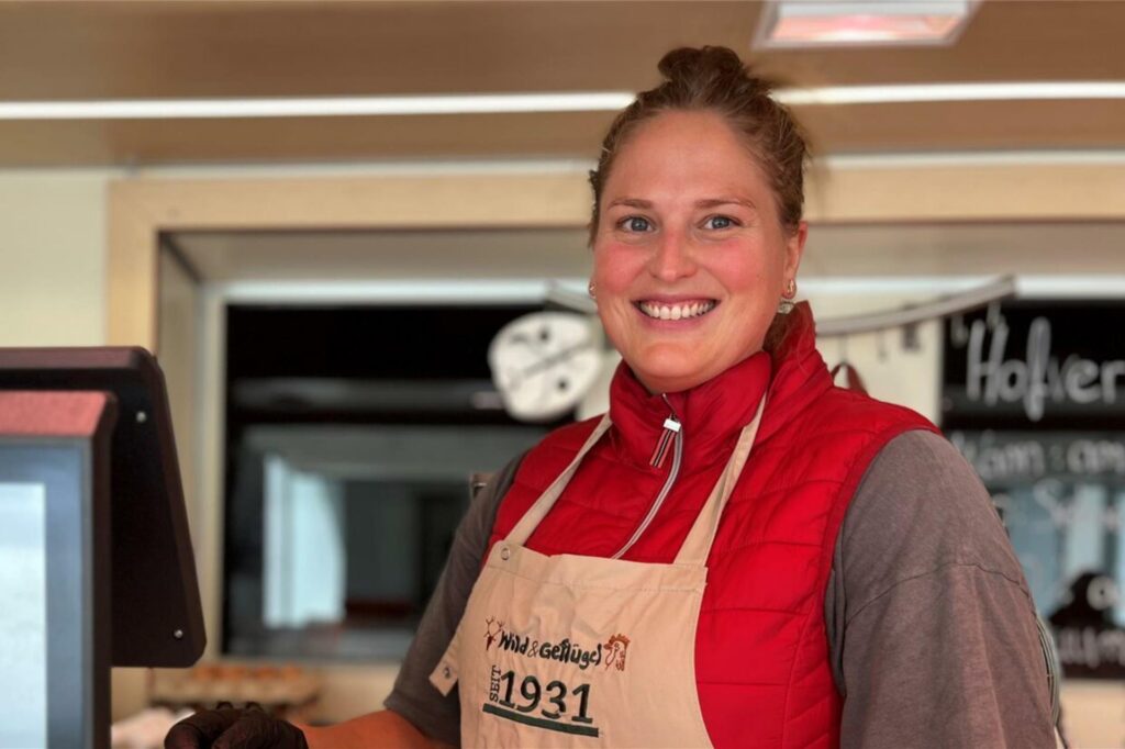 Anders als ihr Gesicht vermuten lässt, war Laura Kemler vom Wild- und Geflügelstand über den Umzug von der Münsterstraße auf den Boulevard nicht angetan. Anders als ihr Gesicht vermuten lässt, war Laura Kemler vom Wild- und Geflügelstand über den Umzug von der Münsterstraße auf den Boulevard nicht angetan.