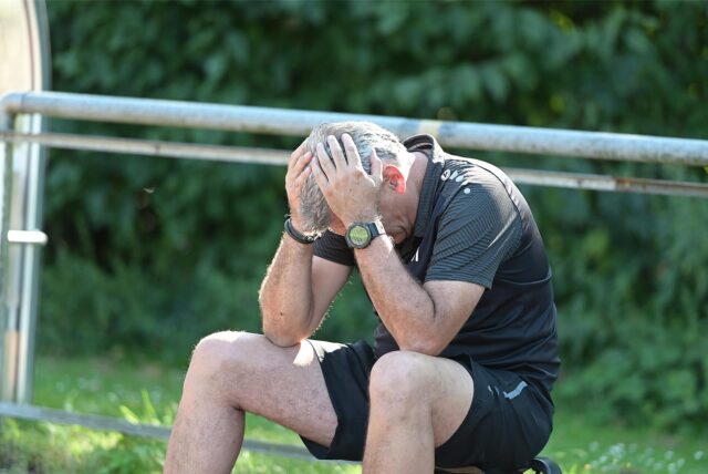 Der bisherige Saisonverlauf gibt eigentlich keinen Grund, die Hände über dem Kopf zusammenzuschlagen: Jörg Tottmann gewann mit seiner Mannschaft beide bisherigen Spiele der Saison.