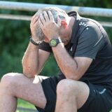 Der bisherige Saisonverlauf gibt eigentlich keinen Grund, die Hände über dem Kopf zusammenzuschlagen: Jörg Tottmann gewann mit seiner Mannschaft beide bisherigen Spiele der Saison.