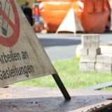 Warnschild bei Arbeiten an einer Gasleitung.