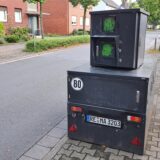 Panzerblitzer Kai-Uwe wurde auf der Schillerstraße von Unbekannten mit grüner Farbe beschmiert.