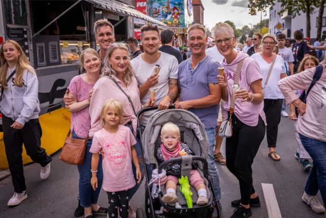 Viele freudestrahlende Gesichter gab es auch am Sonntag auf der Bartholomäuskirmes in Lütgendortmund.