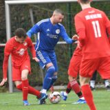 Der SuS Merklinde (rote Trikots) verlor das Kreisliga-A-Derby gegen den VfB Habinghorst.