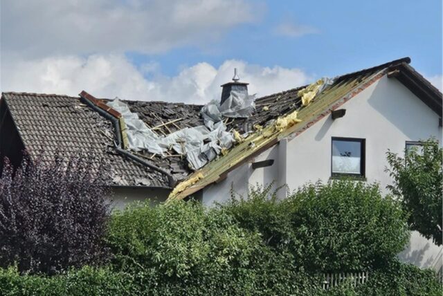 Tornado-Verdacht: Zahlreiche Gebäude wurden in Attendorn beschädigt.