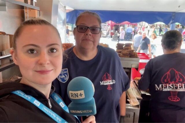 Im Video erklärt Andrea Niesel vom Meisfeld-Stand auf dem Dortmunder Wochenmarkt, woran man guten Backfisch erkennt.
