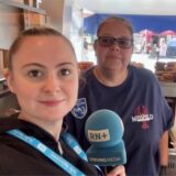 Im Video erklärt Andrea Niesel vom Meisfeld-Stand auf dem Dortmunder Wochenmarkt, woran man guten Backfisch erkennt.