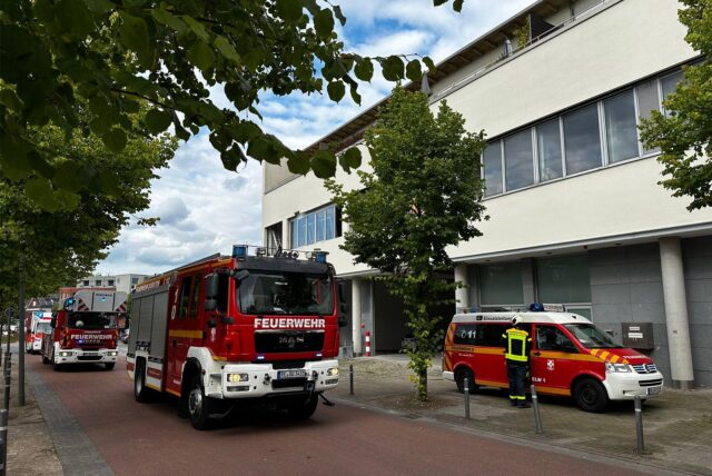 Die Feuerwehr am ex-toom-gebäude in dorsten