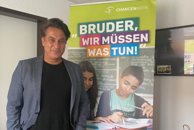 Murat Vural ist Geschäftsführer des Chancenwerks. Gemeinsam mit seiner Schwester Serife Vural-Banik, rief er 2004 das Chancenwerk ins Leben.
