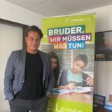 Murat Vural ist Geschäftsführer des Chancenwerks. Gemeinsam mit seiner Schwester Serife Vural-Banik, rief er 2004 das Chancenwerk ins Leben.