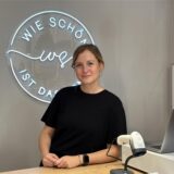 Inhaberin Liv Meyer-Hollje steht in ihrem Interior-Laden „Wie schön ist das denn“ im Kaiserviertel in Dortmund.