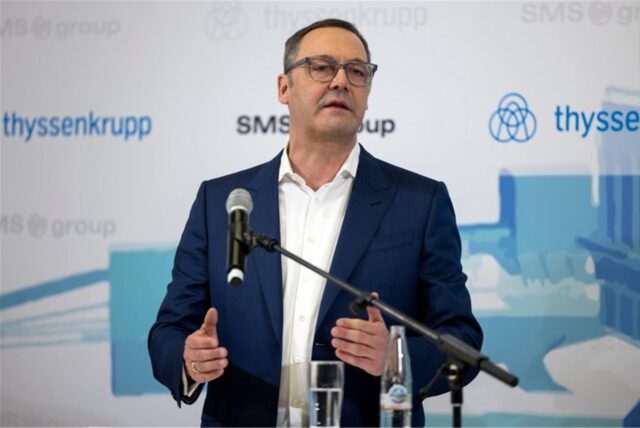 Bernhard Osburg, CEO Thyssenkrupp Steel Europe AG, spricht auf einer Pressekonferenz.