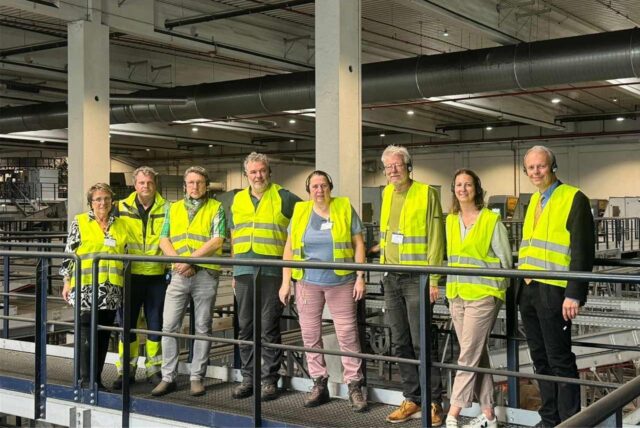 Grünen-Delegegation bei Interzero (von rechts nach links): Henning Krumrey, Öffentlichkeitsarbeit Interzero, Christina Bunnenberg, Kommunikation Interzero, Johannes Westermann, Katrin Golz, Dr. Roland Gaschnitz, Thorsten Schmidt, Jens Olfen, Betriebsleiter Interzero Marl, und Beate Kühnhenrich.