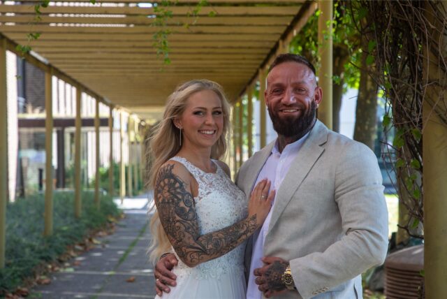Nadine (geborene Hohaus) und Timo Schermuly haben am Rathaus zu Castrop-Rauxel geheiratet.