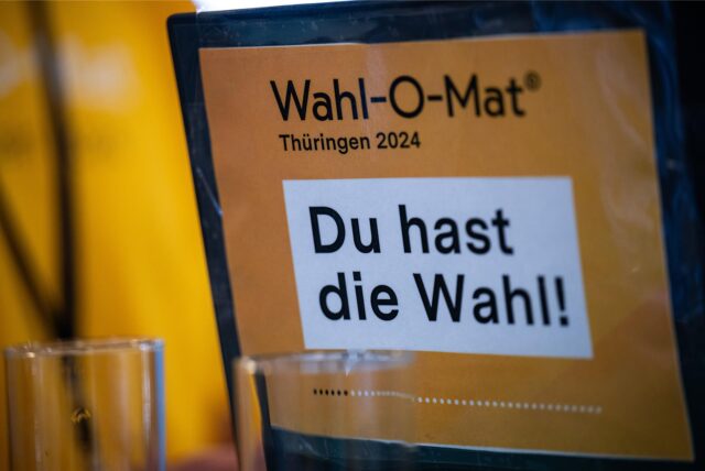 Ein Wahl-O-Mat Schild für die Landtagswahl in Thüringen.