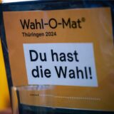 Ein Wahl-O-Mat Schild für die Landtagswahl in Thüringen.