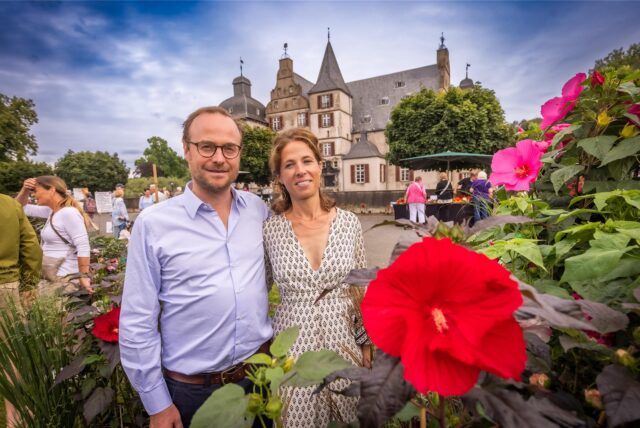 Felix Baron und Mireta Baronin zu Knyphausen im Schlosspark Bodelschwingh