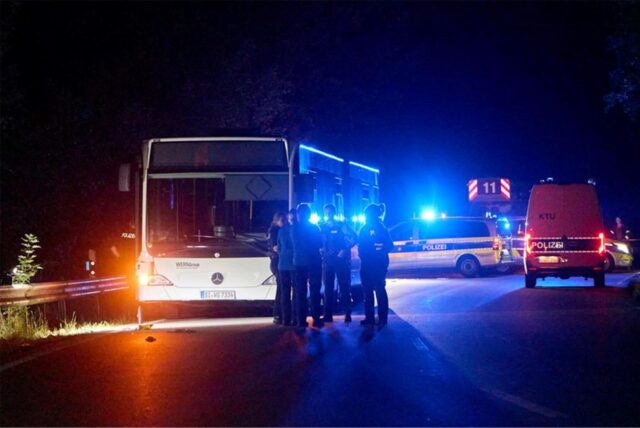 In der Stadt Siegen kommt es am Freitagabend (30.8.) zu einem Messerangriff in einem Bus.