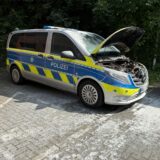 Ein Streifenwagen hat gebrannt.
