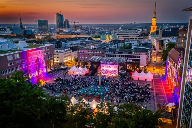 Illuminierter Dortmunder Friedensplatz