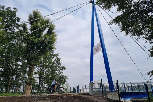Eine Brücke