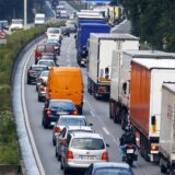 Stau auf der B1 im Berufsverkehr